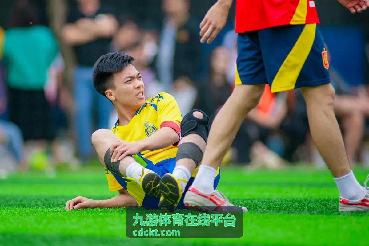 球迷在社区互动中分享比赛瞬间观点